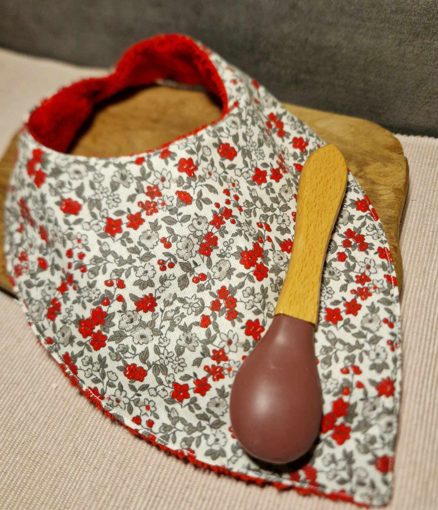 Bandana "Fleuri rouge" - éponge de bambou bouclettes